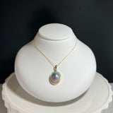 奄美の輝き®×虹珠　マベ真珠 オーバル型 K18イエローゴールド巻ペンダント303