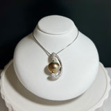 奄美の輝き®×虹珠　マベ真珠 11mm K18ホワイトゴールドペンダント445