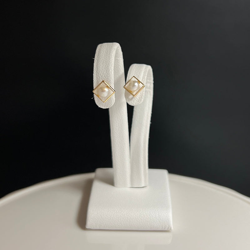 Na･chura　無核真珠3mm K18イエローゴールドピアス178