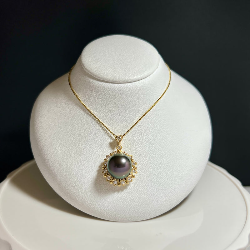 Amami black　黒蝶真珠11mm K18イエローゴールドペンダント248