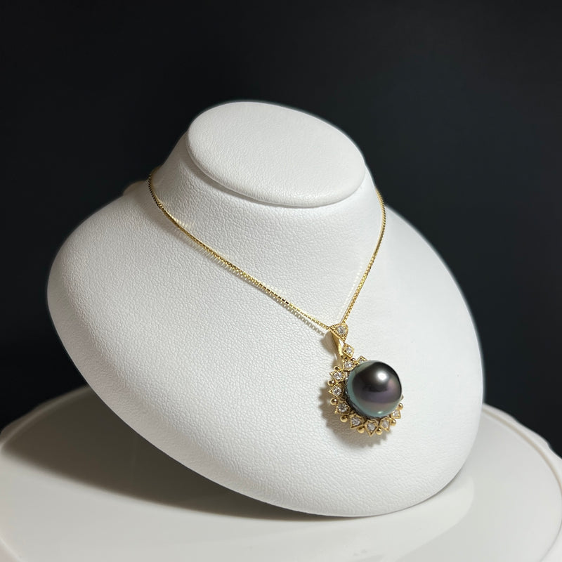 Amami black　黒蝶真珠11mm K18イエローゴールドペンダント248